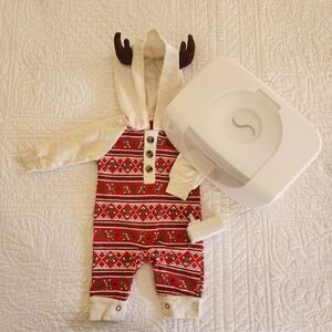 Christmas Onsie & Munchkin Wipes Warmer